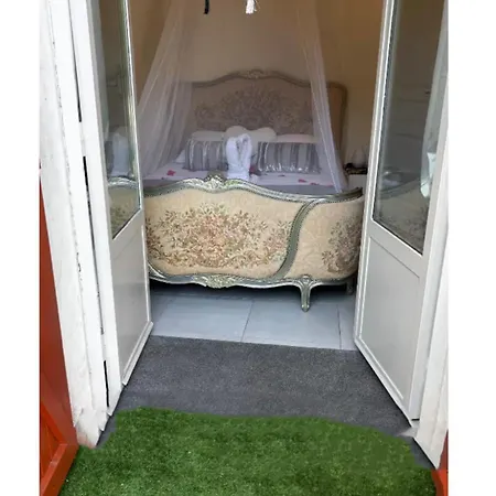 Estudio Con Piscina Y Jacuzzi شقة *