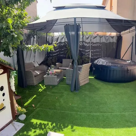 Estudio Con Piscina Y Jacuzzi شقة قرقشونه
